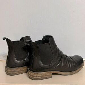 EUC Sheridan Mia Black Leather Ankle Boots - Size 37